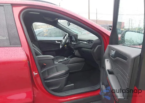 2024 Ford Escape St-Line z USA, uszkodzony, nr VIN 1FMCU9MN2RUB35784